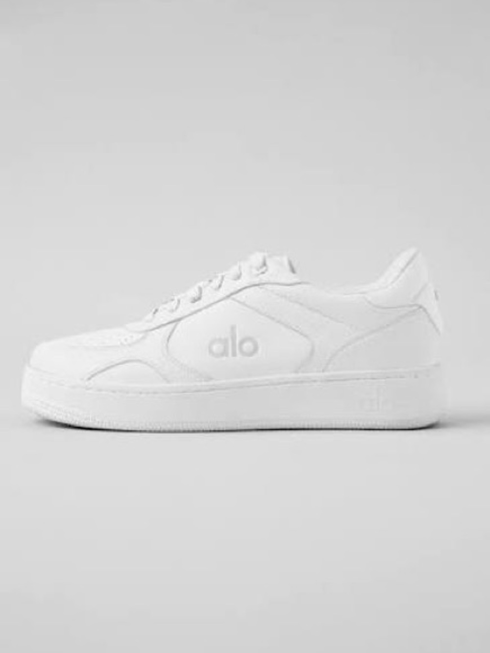 Alo Yoga - Recovery Mode Sneakers in Natural White / Size 9.5 women’s